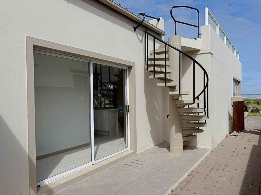 4 Bedroom Property for Sale in Middedorp Western Cape